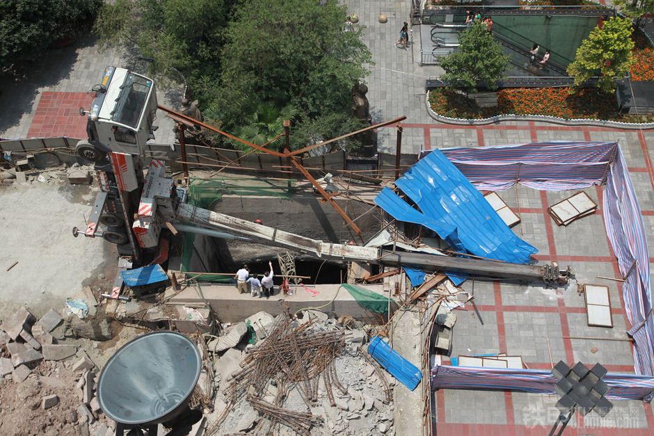 汽車起重機(jī)超載事故