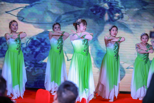 1551754187564944.jpg 大禹漢光2018年“同心同行,共創(chuàng)未來”主題年會(huì)圓滿成功
